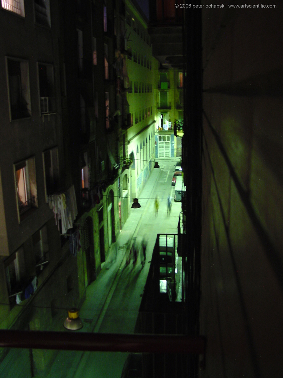 night barcelona alley 068